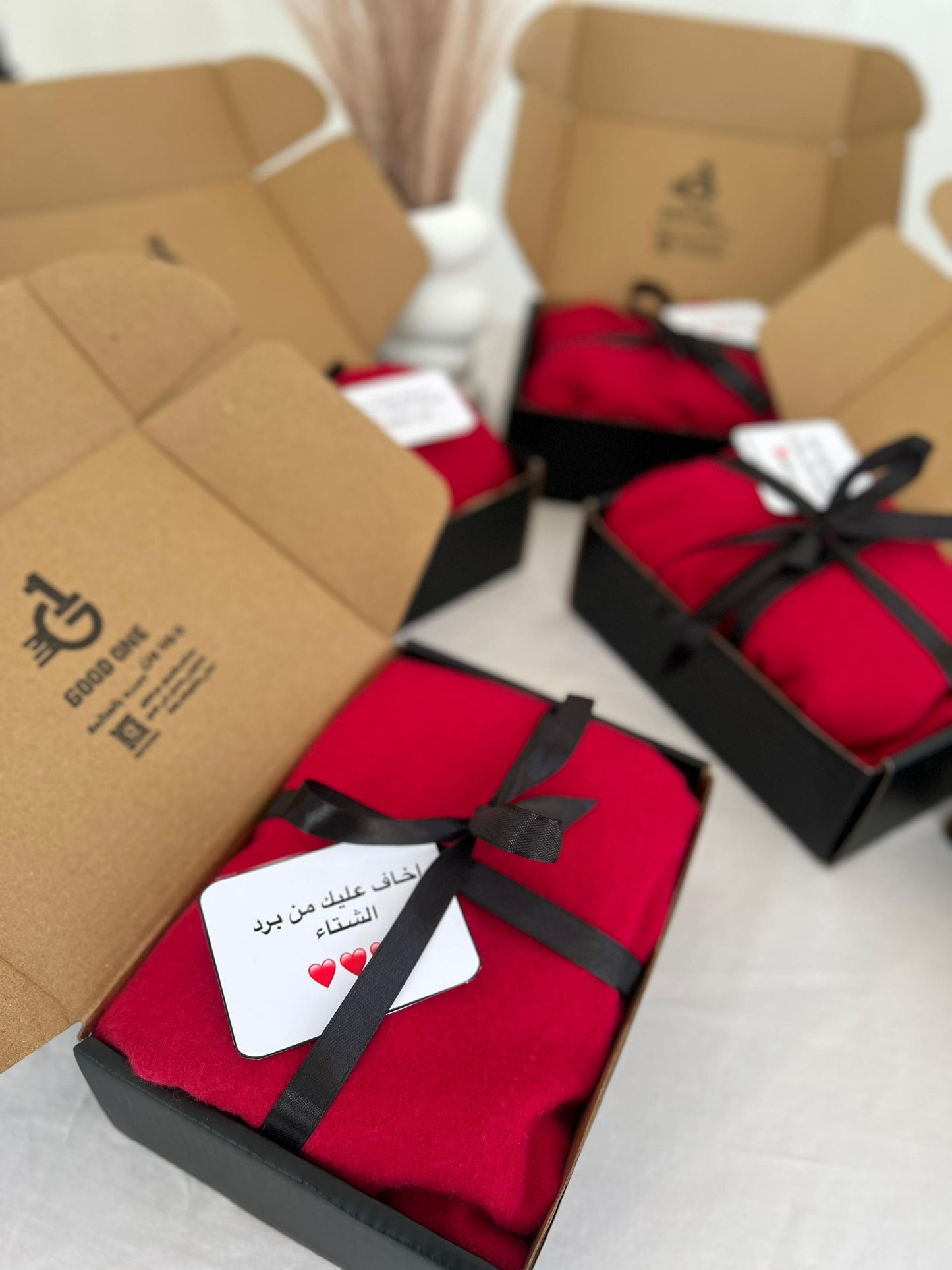 بكج ميني دير كولكشن الجديد شال الترند الأحمر ميكاسا سكارف توصيل مجاني