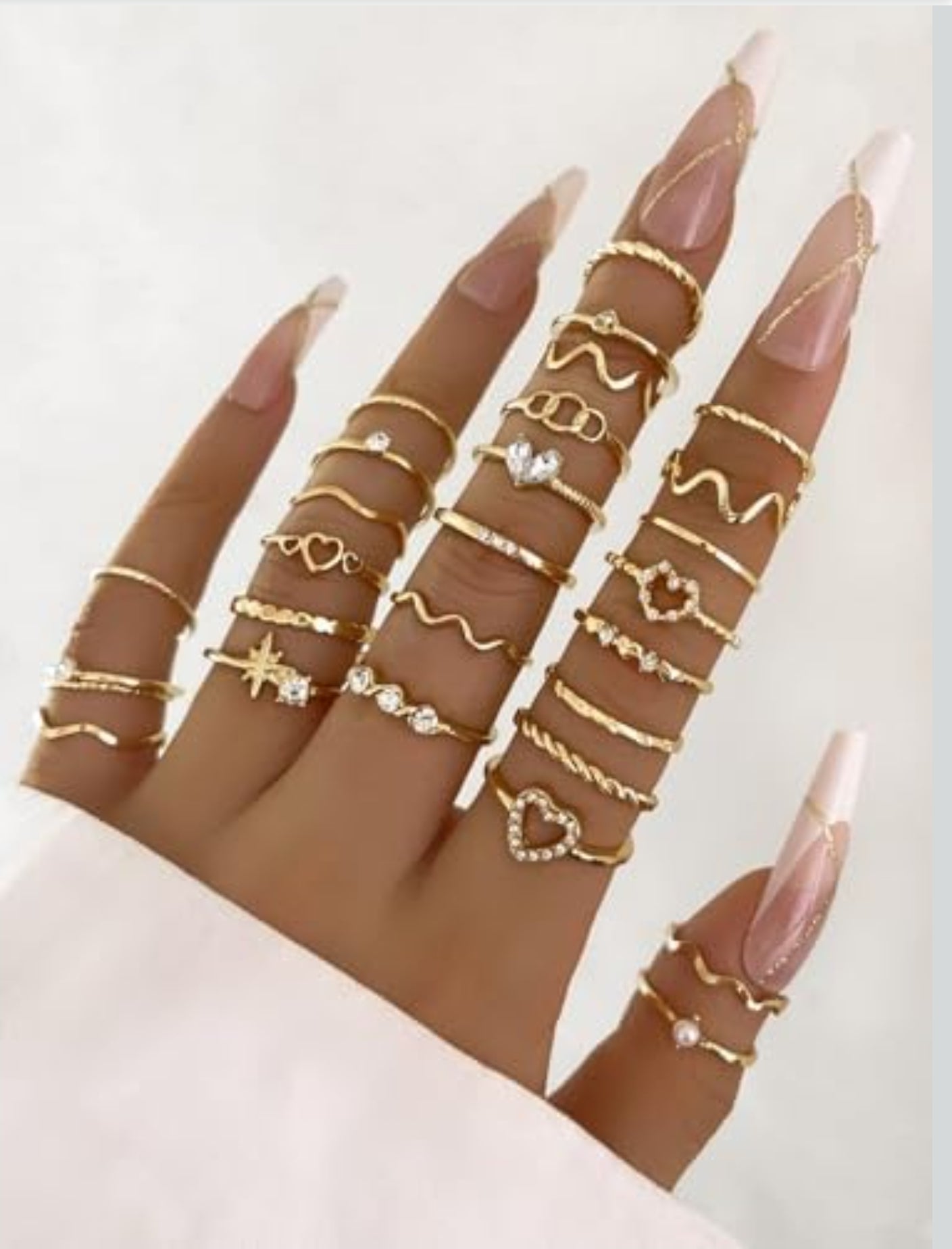 28 قطعة خواتم ذهبية رفيعة قابلة للتكديس للنساء، مجموعة خواتم عصرية وقابلة للتكديس للارتداء اليومي، مثالية لاطلالات الطبقات، مناسبة لمختلف المناسبات، مجموعة مجوهرات عصرية (ذهبي)، نحاسي