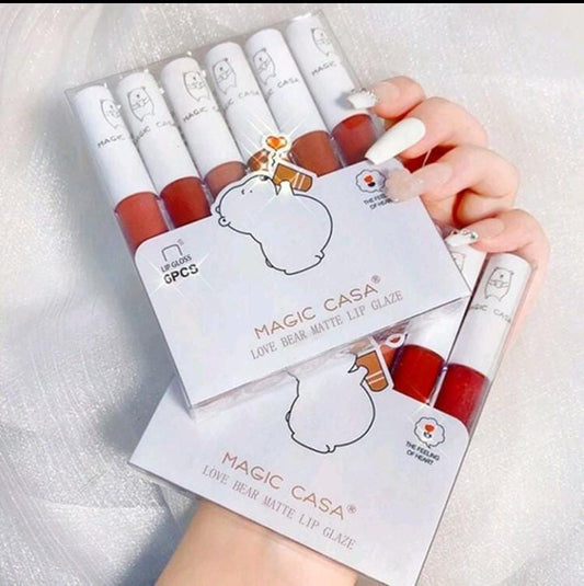 مجموعة أحمر شفاه مطفي مرطب طويل الأمد من MAGIC CASA المؤلفة من 6 حبات، وعبارة عن لون مخملي لطيف يحتوي على دببة كرتونية